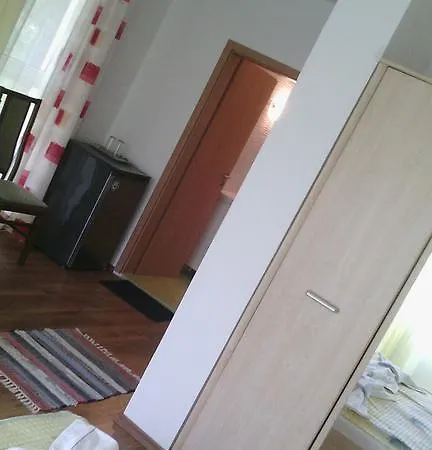 בית הארחה House Jeanettes פרימורסקו